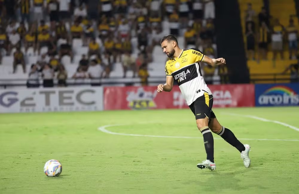 Castán avança na recuperação e pode reforçar o Criciúma - Foto: Celso da Luz/Criciúma E.C.
