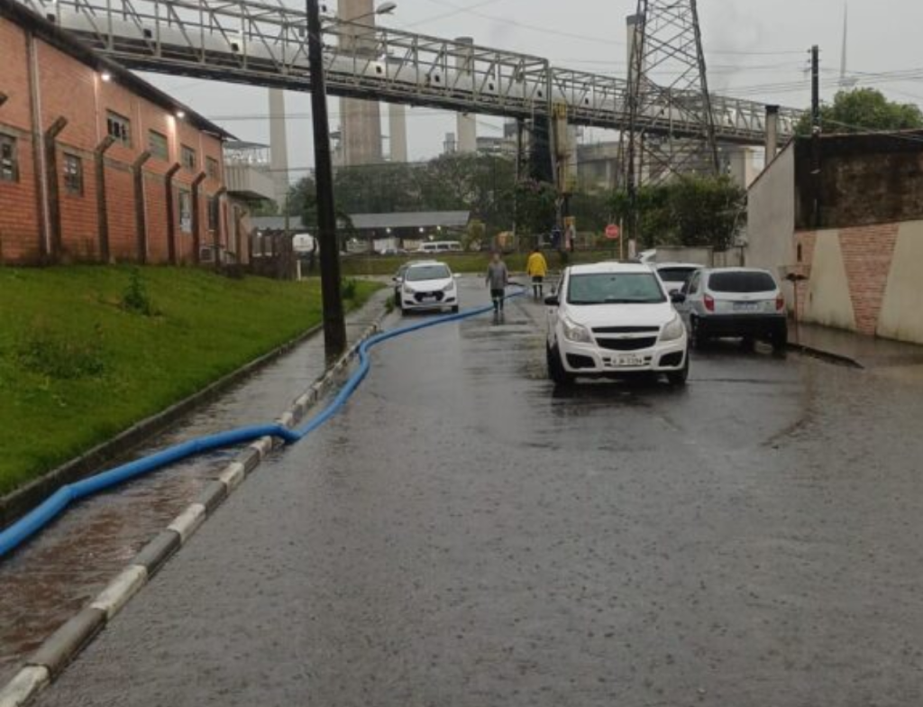 Chuva forte causa alagamentos e mobiliza Defesa Civil em Capivari - Foto: Divulgação/Prefeitura de Capivari de Baixo
