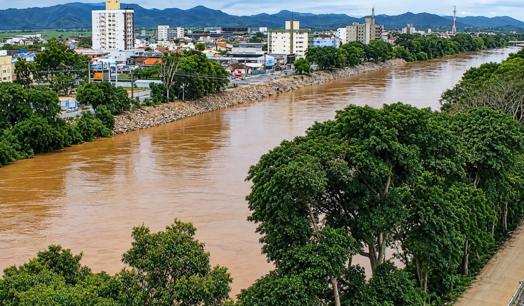 Chuva supera 100 mm e faz Rio Tubarão subir em SC - Foto: Divulgação/PMT