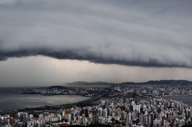 Ciclone extratropical coloca Sul em alerta vermelho nesta sexta - Foto: Divulgação/Gabriel Lain