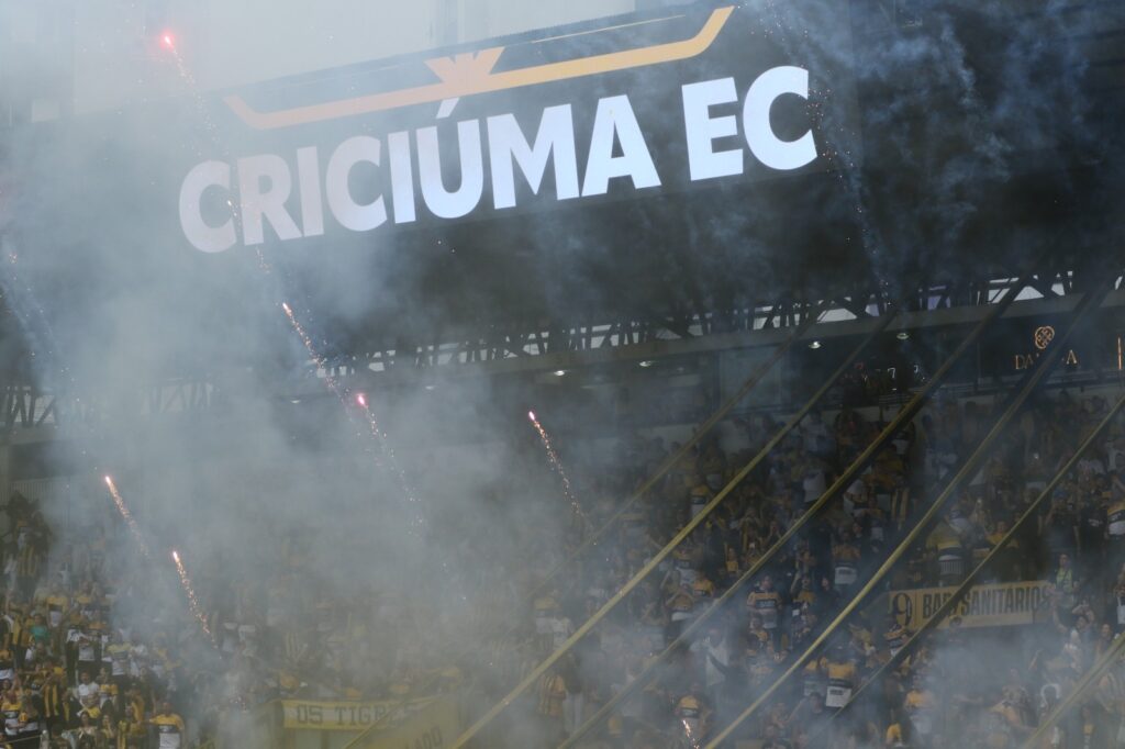 Criciúma negocia novo patrocinador máster para reta final da Série B - Foto: Celso da Luz/Criciúma E.C.