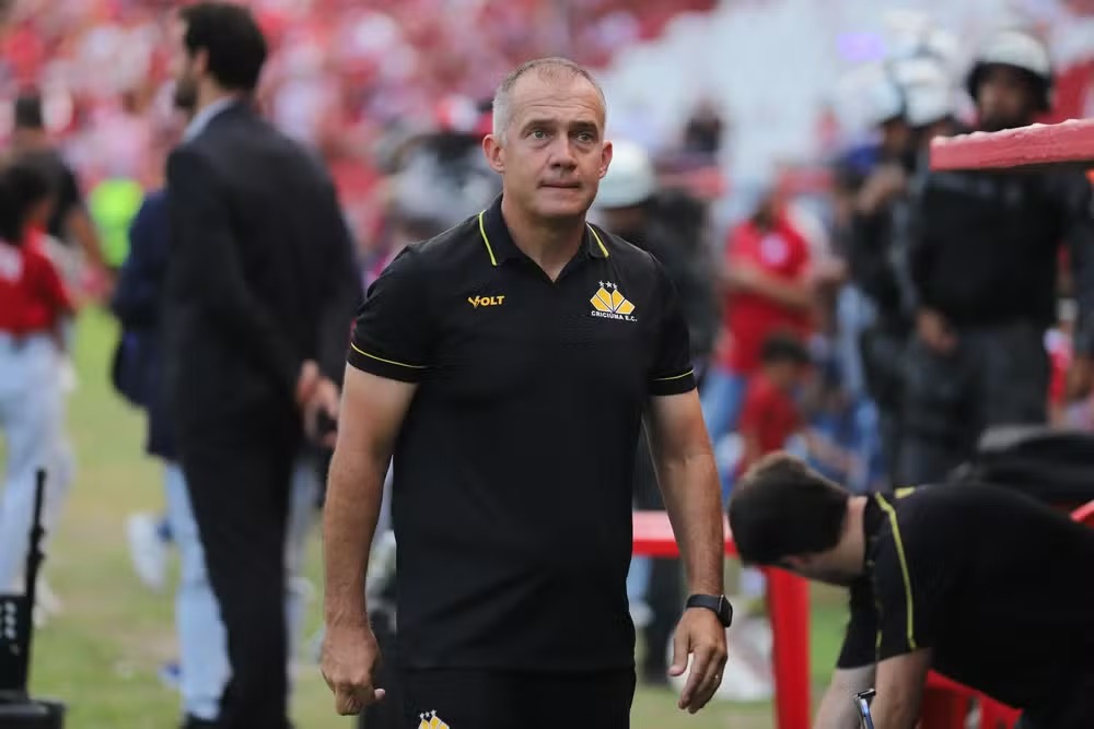 Criciúma toma decisão sobre Eduardo Baptista após goleada - Foto: Celso da Luz/Criciúma E.C.