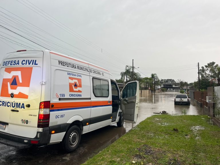 Defesa Civil de Criciúma recebe trotes durante atendimento às chuvas