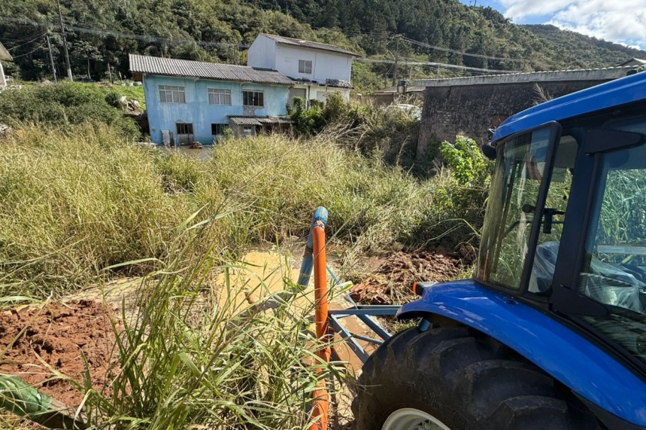 Falha na drenagem deixa casas alagadas em bairro de Imbituba - Foto: Divulgação/PMI