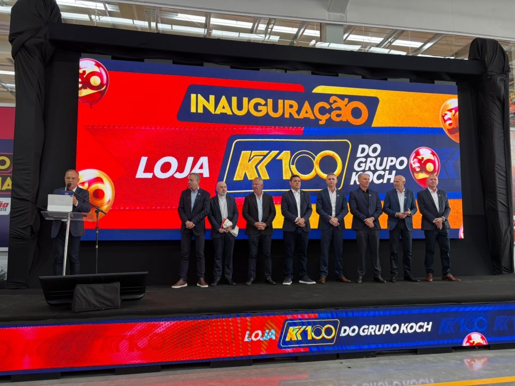 Grupo Koch inaugura 100ª loja em Itajaí com megacomplexo - Foto: Divulgação/Rádio Cidade Foz-Itajaí