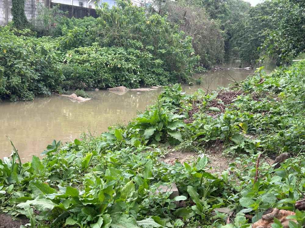 Pedra que trava Rio Araújo há 40 anos começa a ser retirada em São José - Foto: Divulgação/PMSJ