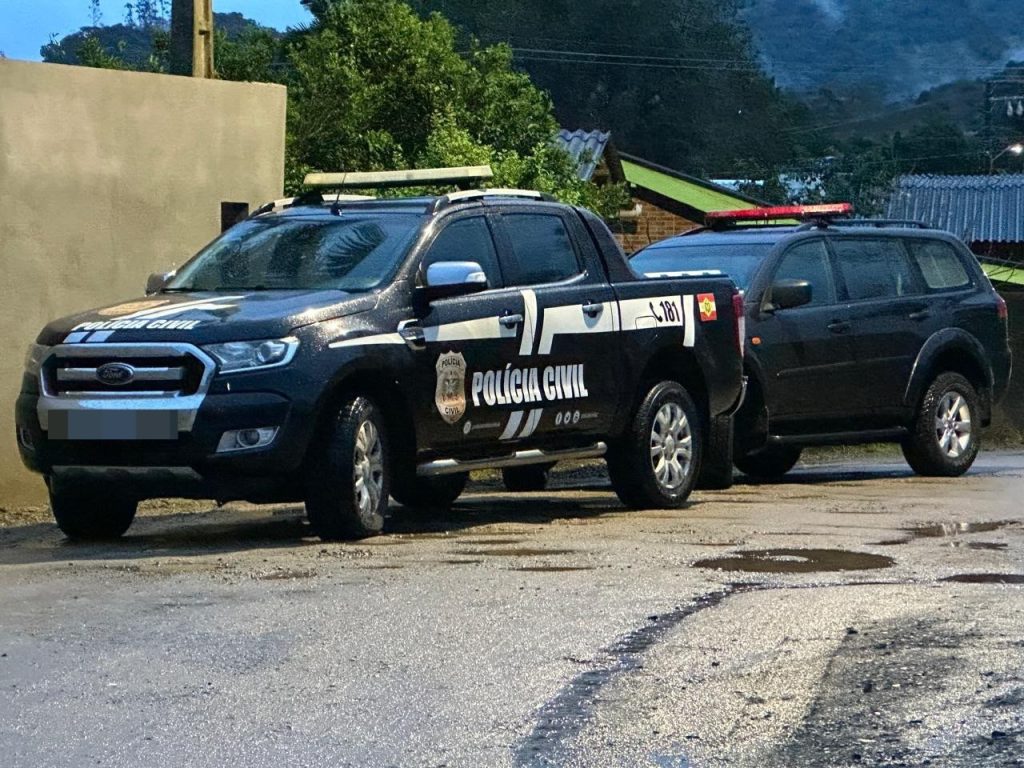 Polícia Civil prende mulher suspeita de explorar funcionárias em SC - Foto: Divulgação/PCSC