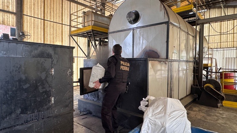 Polícia Federal incinera 2,2 toneladas de drogas em SC - Foto: Divulgação/Polícia Federal