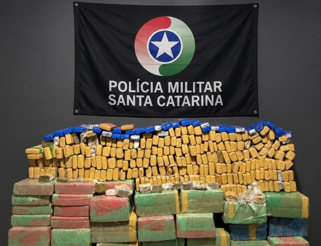 Polícia apreende mais de 1 tonelada de maconha em Jaguaruna - Foto: Divulgação/PMSC