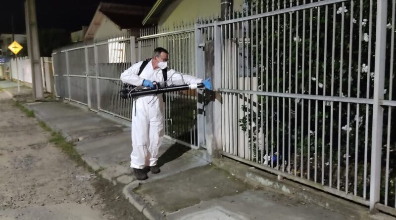 Tubarão faz fumacê após confirmar caso de dengue no Centro - Foto: Divulgação/PMT