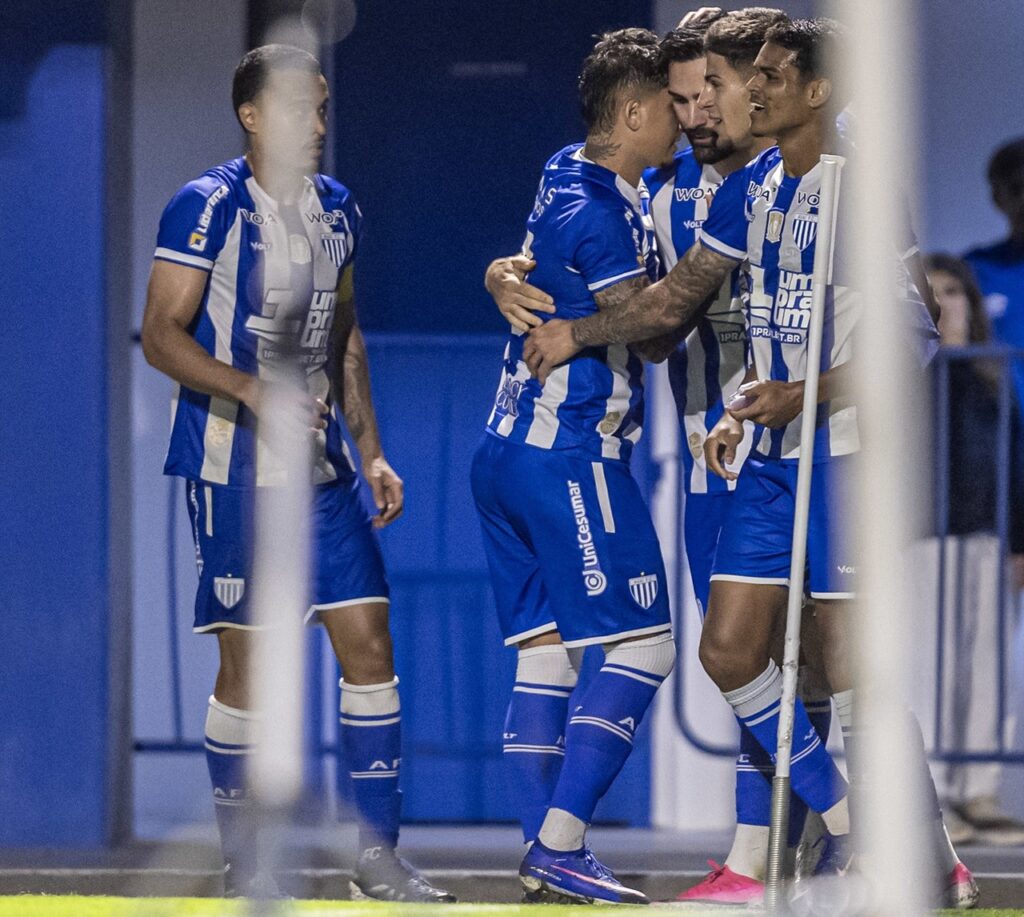 Avaí vence Londrina em confronto direto na luta para escapar do rebaixamento no Brasileirão da Série B. - Foto: Divulgação/Fabiano Rateke/AFC