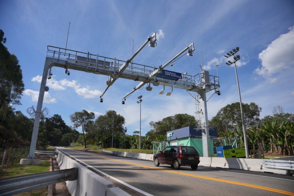 Saiba o que deve ser feito depois de passar pelo pórtico de pedágio Free-Flow. - Foto: Divulgação