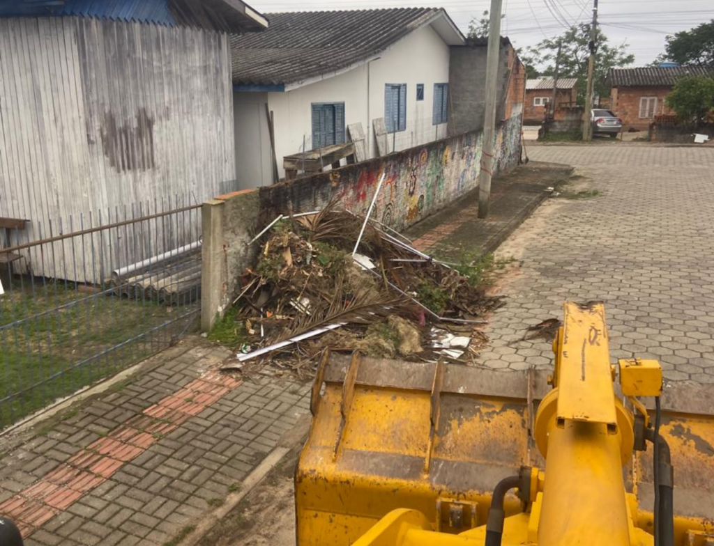 Araranguá amplia manutenção de calçadas e ruas; veja os locais - Foto: Divulgação/Prefeitura de Araranguá