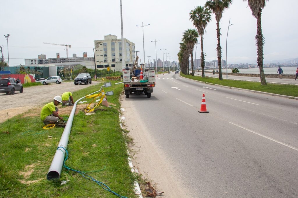 Beira-Mar de São José terá nova iluminação LED; veja o que muda - Foto: Divulgação/PMSJ