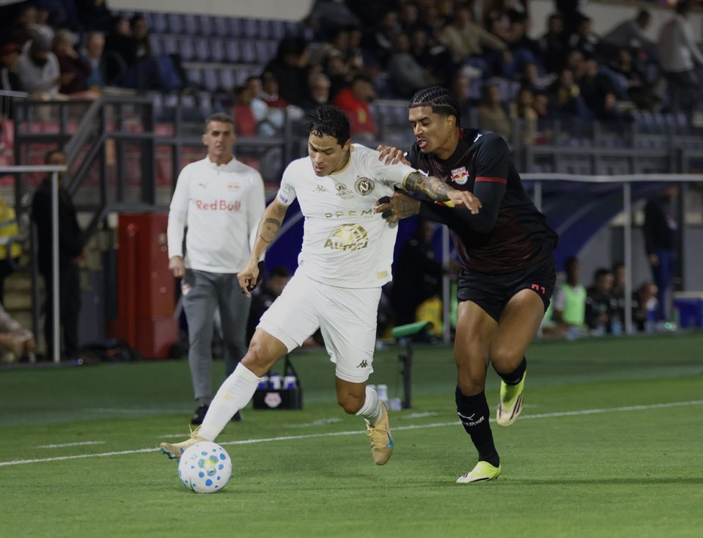 Chapecoense perde por 3 a 0 e pode ter rebaixamento confirmado na próxima rodada - Foto: Divulgação/Chapecoense