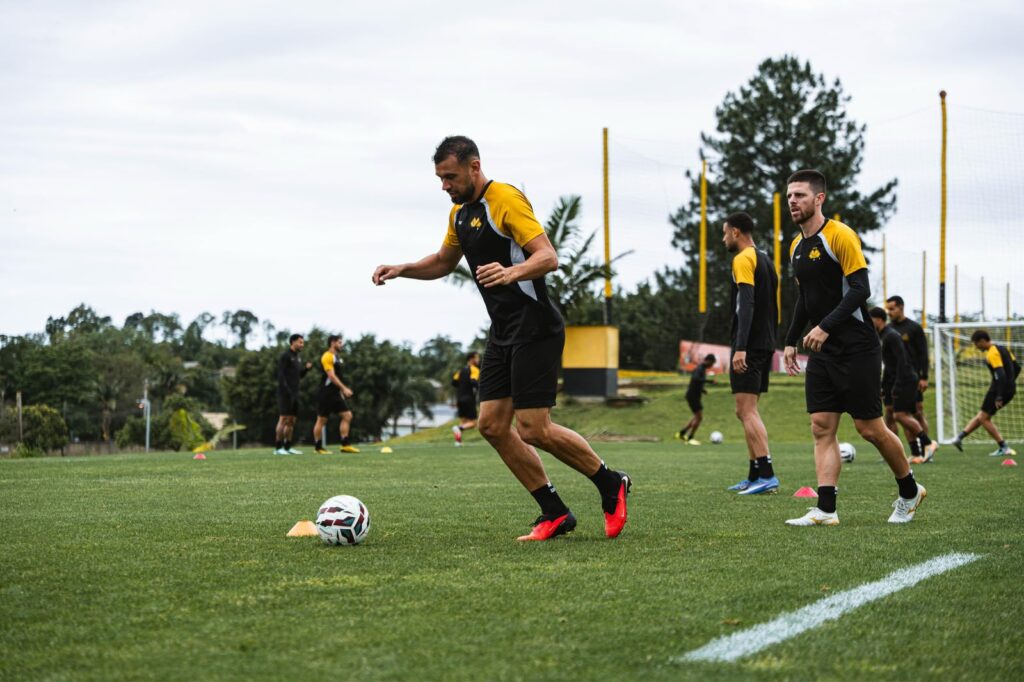 Criciúma tem dúvidas físicas antes de duelo decisivo na Série B - Foto: Celso da Luz/Criciúma E.C.