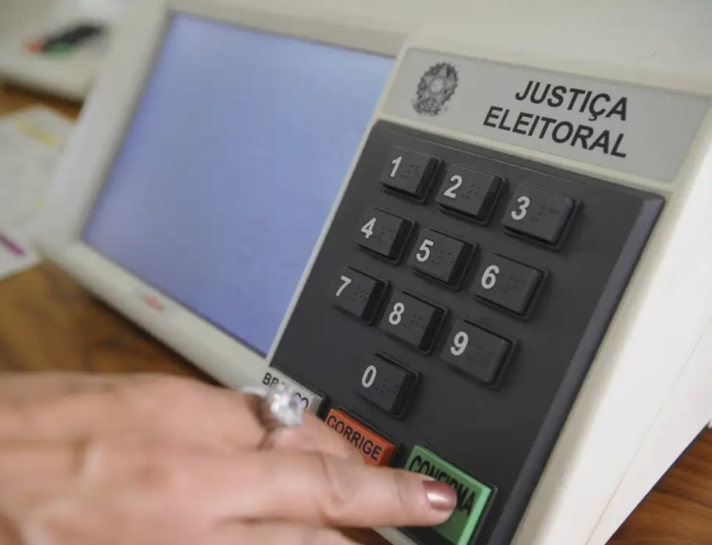 Eleições em SC: urnas foram desligadas antes da extensão do horário - Foto: Fábio Pozzebom/Agência Brasil