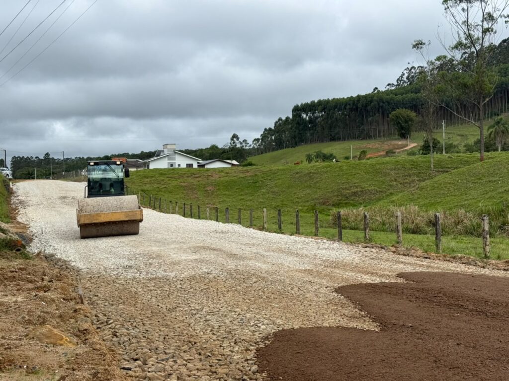 Estrada da Linha Tigre recebe investimento de R$ 1,7 milhão em Cocal do Sul - Foto: Divulgação/Prefeitura de Cocal do Sul