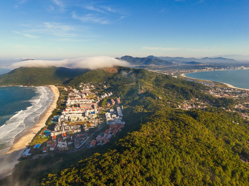 Florianópolis cria trilha de 95 km que cruza praias e áreas naturais - Foto: Andy Puerari/PMF