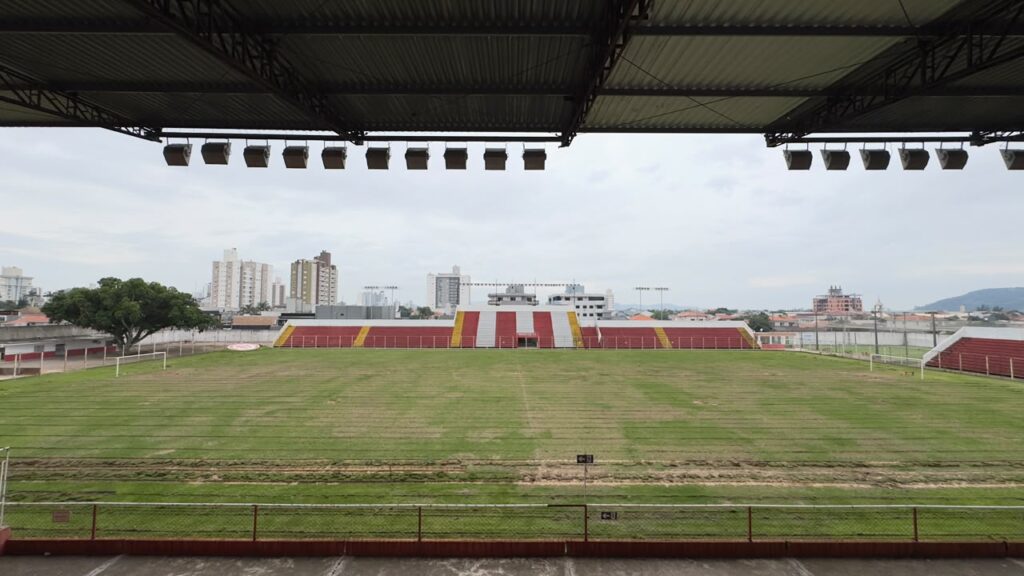Hercílio Luz inicia obras e prepara estádio para a próxima temporada - Foto: João Pedro Marques/HLFC