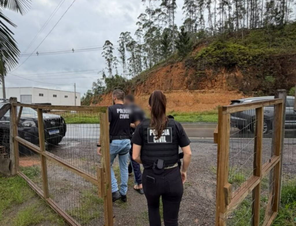 Homem é preso por tentativa de homicídio após ataque com facadas em Lauro Müller - Foto: Divulgação/PCSC