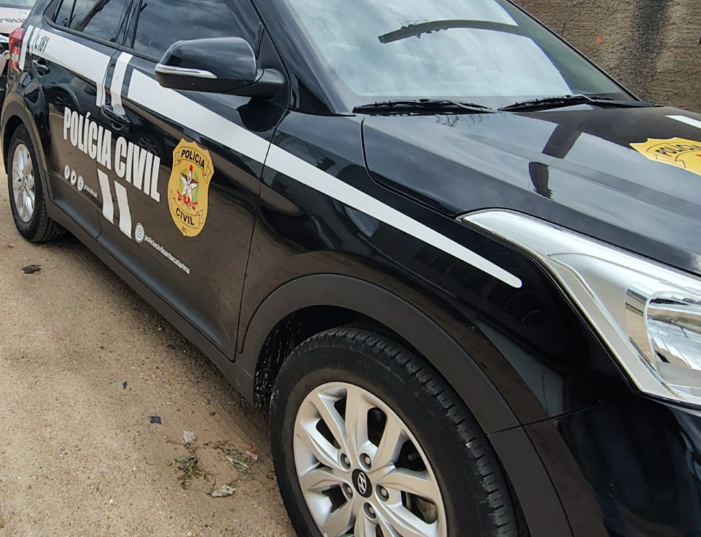 Homem é preso por tráfico de drogas após operação policial em Laguna - Foto: Divulgação/PCSC