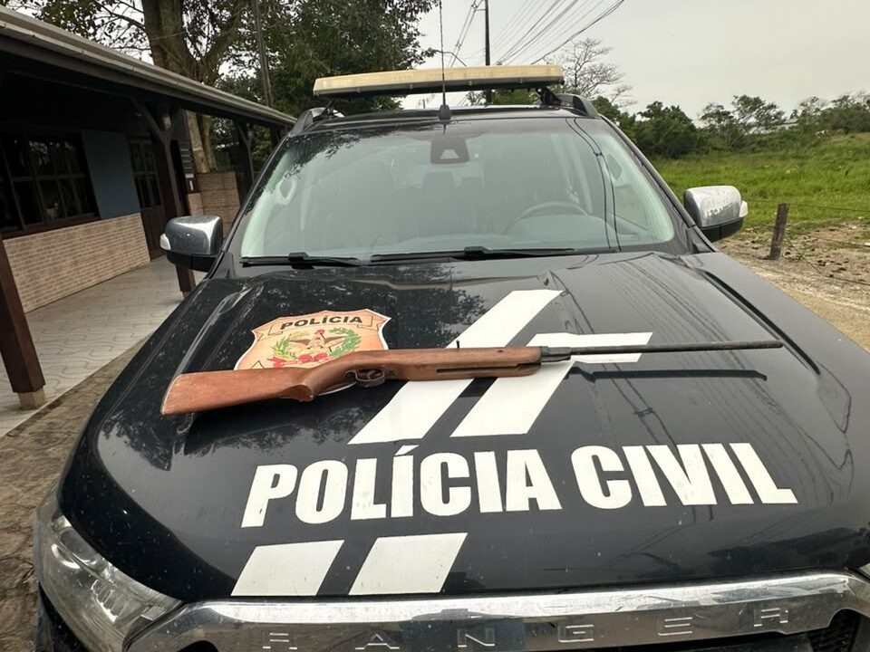 Idoso é preso suspeito de atirar contra barcos em Itajaí - Foto: Divulgação/PCSC