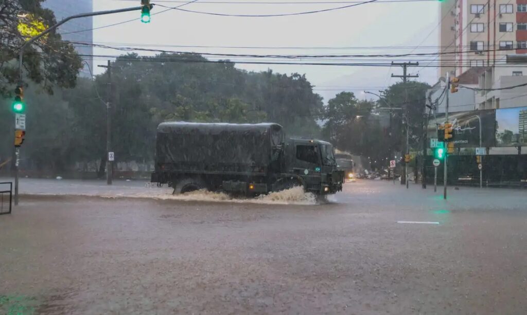 Inmet emite alerta vermelho de tempestade para Santa Catarina; veja as áreas - Foto: Rafa Neddermeyer/Agência Brasil