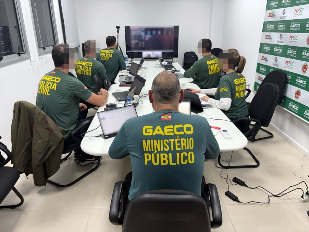 Operação do GAECO cumpre 51 mandados em seis cidades de SC - Foto: Divulgação/MPSC