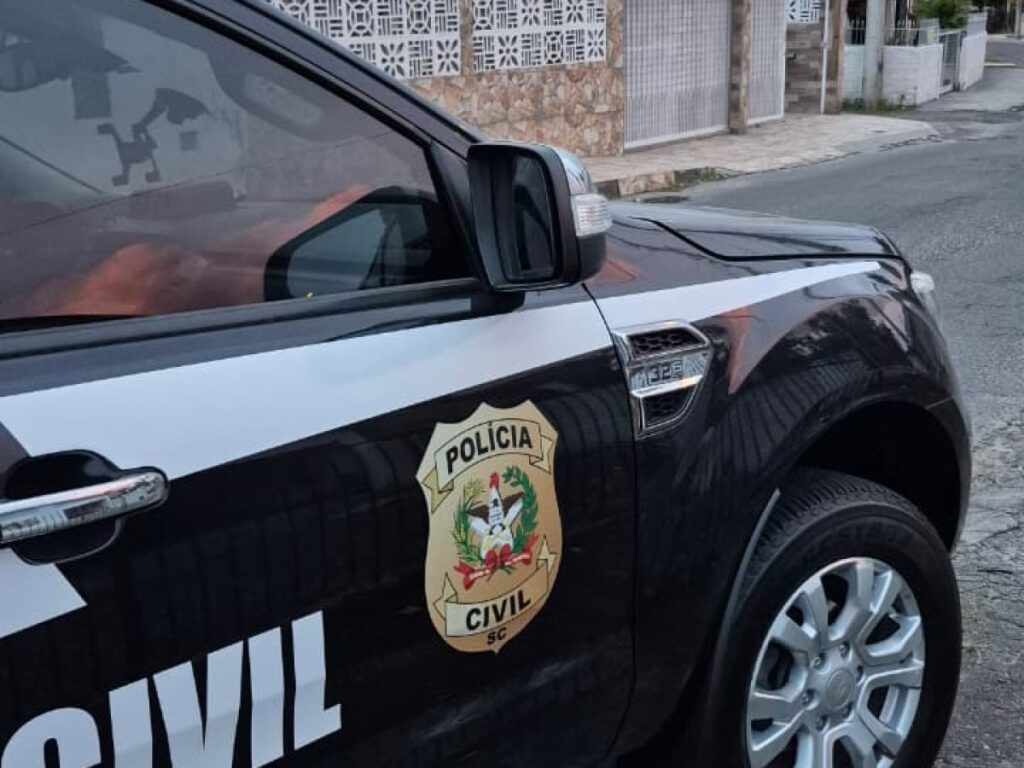 Operação em Laguna termina com casal preso por tráfico de drogas - Foto: Divulgação/PCSC
