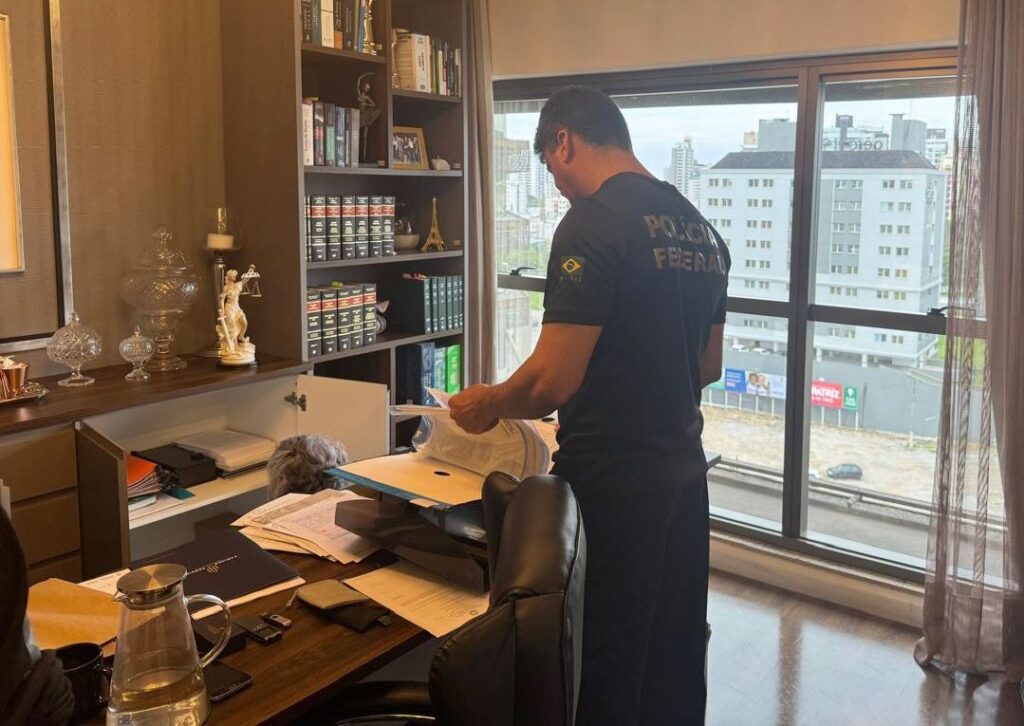 PF investiga suspeita de desvio de R$ 16 milhões da previdência de Palhoça - Foto: Divulgação/Polícia Federal