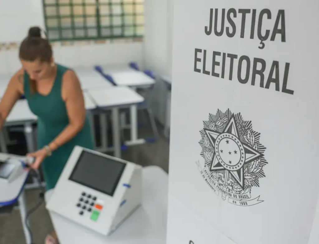 TSE troca 900 urnas eletrônicas no Brasil durante votação - Foto: Joédson Alves/Agência Brasil