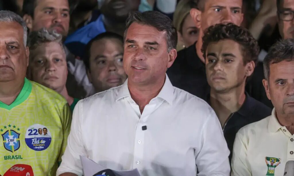 Voo ligado a Flávio Bolsonaro vira o mais monitorado do mundo - Foto: Joédson Alves/Agência Brasil