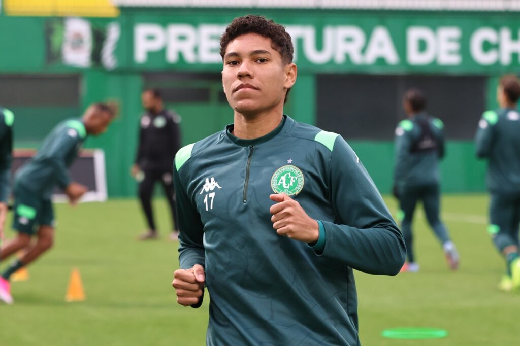 Chapecoense encara o Vitória nesta quarta-feira na retomada do Brasileirão. - Foto: Divulgação/João Pedro Zatta Grolli/ACF