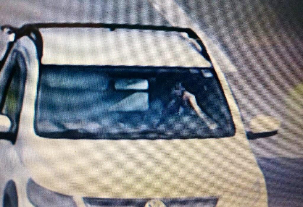 Sequência de infrações cometidas por condutores são flagradas na BR-101 em Itajaí. - Foto: Divulgação/PRF