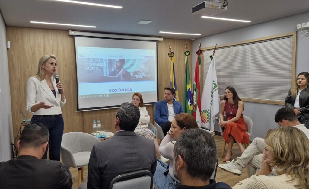 Deputados estaduais eleitos participam de encontro para discutir demandas de Itajaí e região. - Foto: Divulgação